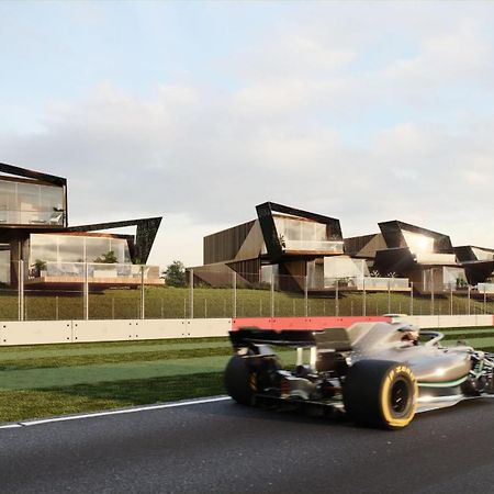 Escapade Silverstone トウスター エクステリア 写真