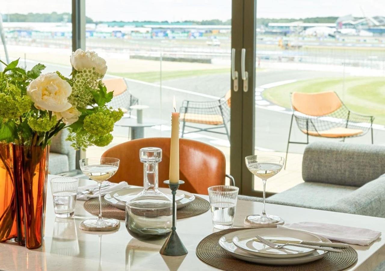 Escapade Silverstone トウスター エクステリア 写真