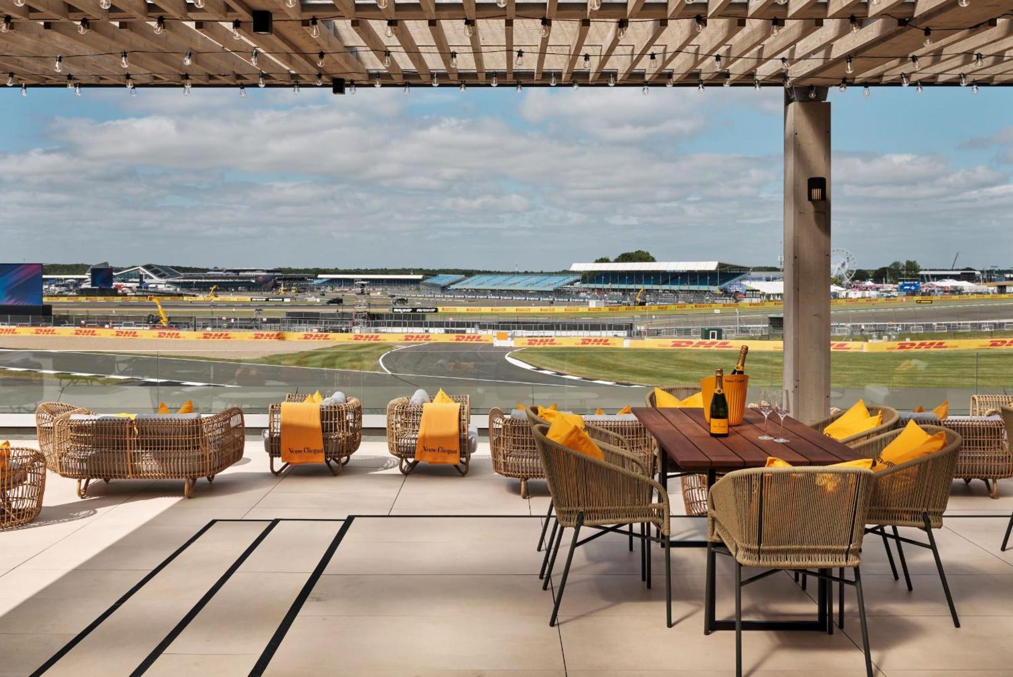 Escapade Silverstone トウスター エクステリア 写真